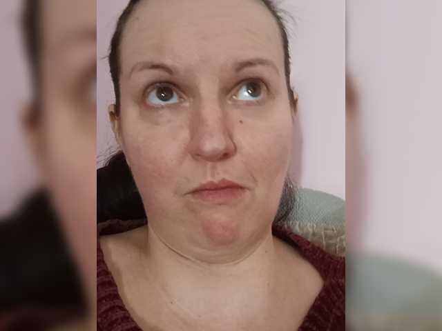 LadyAlma live cam preview