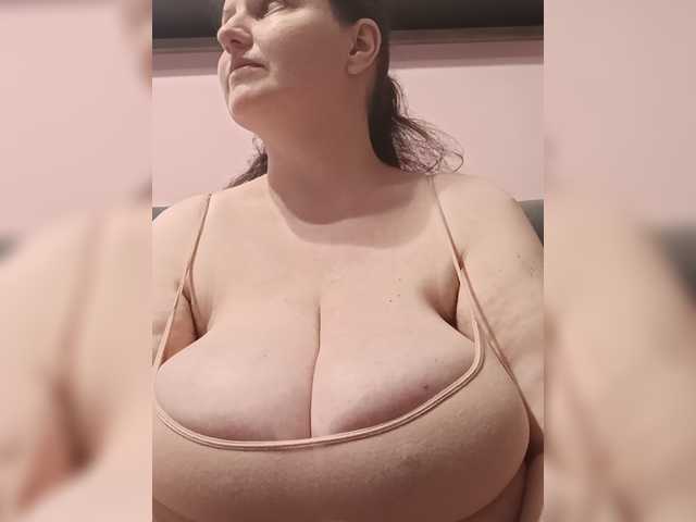 LadyAlma live webcam show