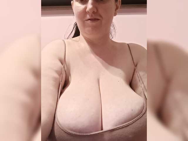 LadyAlma live cam on BongaCams