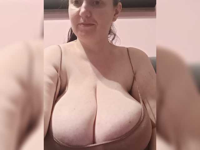 LadyAlma live webcam show