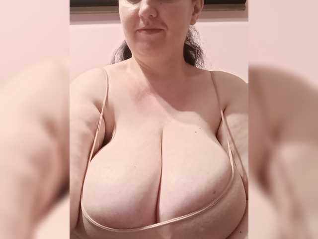 LadyAlma live cam on BongaCams