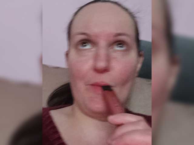 LadyAlma live cam preview