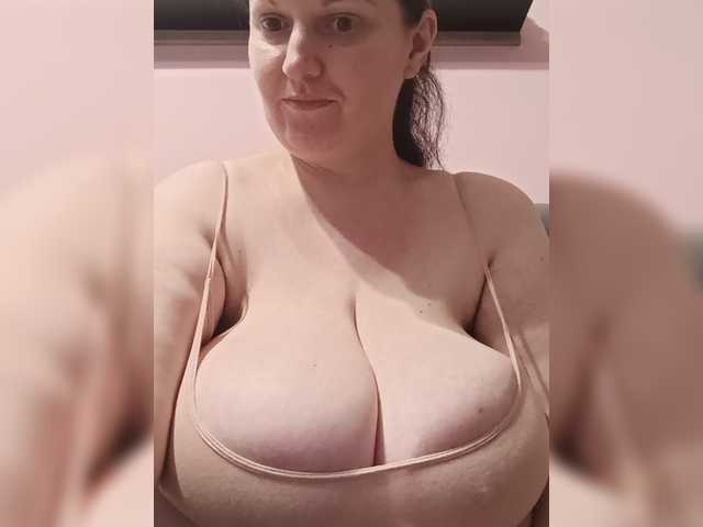 LadyAlma live webcam show