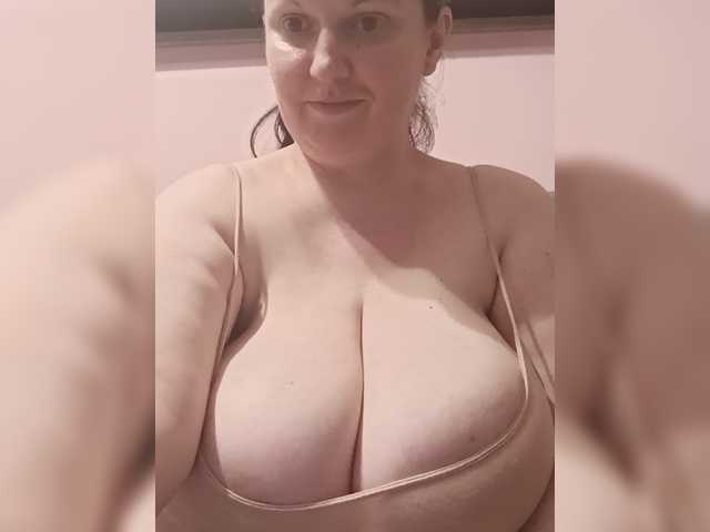 LadyAlma live cam on BongaCams