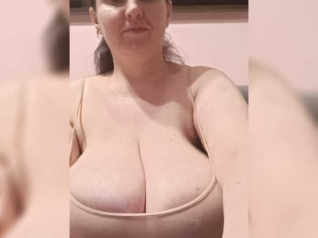 LadyAlma live cam on BongaCams