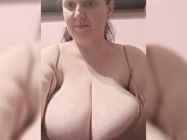 LadyAlma live cam on BongaCams