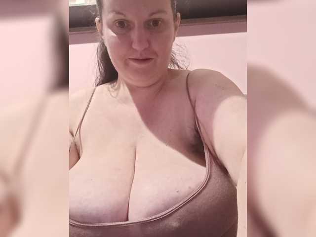 LadyAlma live cam on BongaCams