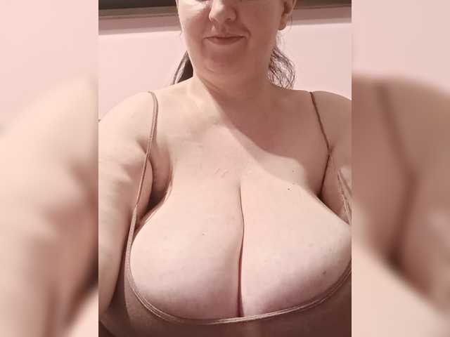 LadyAlma live cam on BongaCams