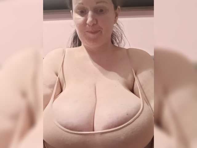 LadyAlma live cam on BongaCams