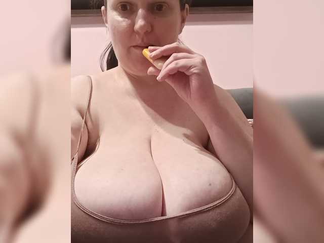 LadyAlma live webcam show