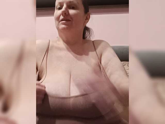 LadyAlma live cam on BongaCams