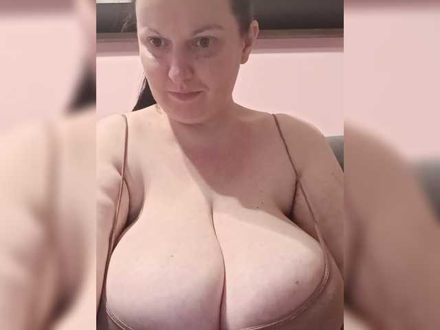 LadyAlma live webcam show
