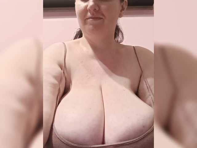 LadyAlma live cam on BongaCams