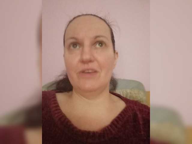 LadyAlma live cam preview