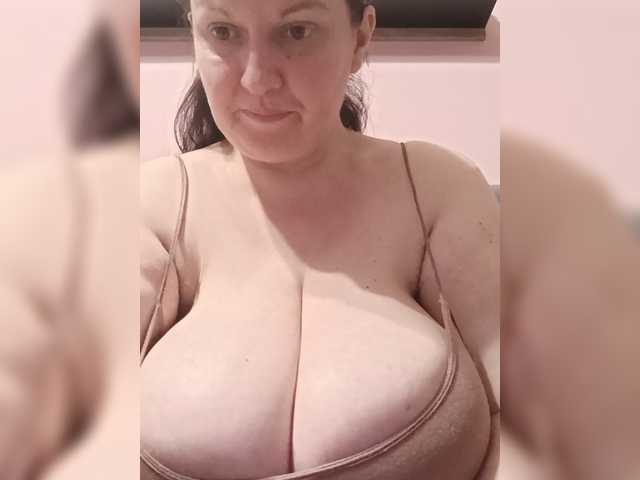 LadyAlma live cam on BongaCams