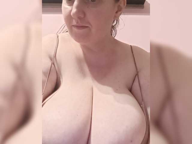 LadyAlma live cam on BongaCams