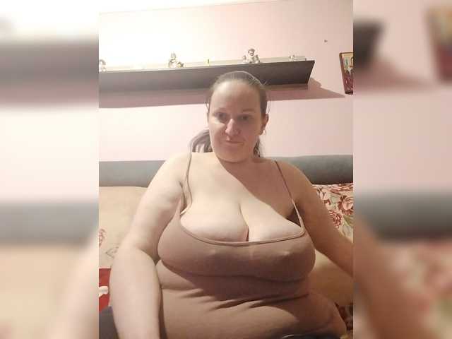 LadyAlma live cam preview