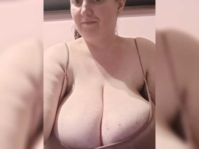 LadyAlma live cam on BongaCams
