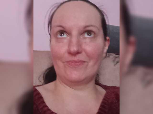 LadyAlma live cam preview