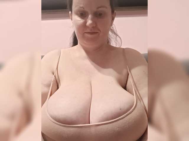 LadyAlma live webcam show