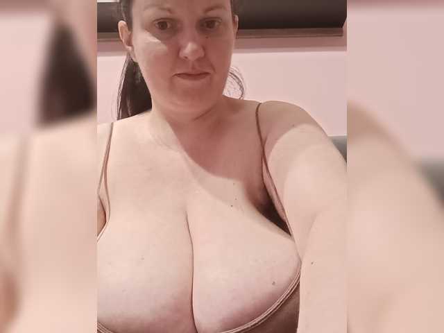 LadyAlma live cam on BongaCams