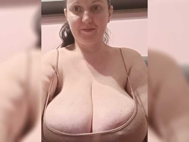 LadyAlma live cam on BongaCams