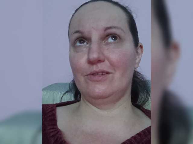 LadyAlma live cam preview