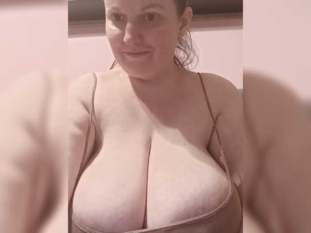 LadyAlma live cam on BongaCams