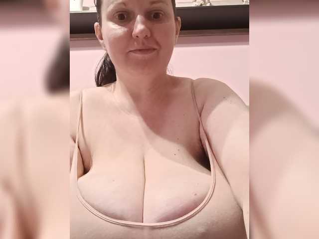 LadyAlma live cam on BongaCams