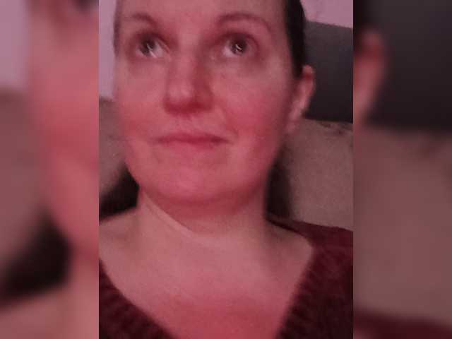 LadyAlma, live now on BongaCams