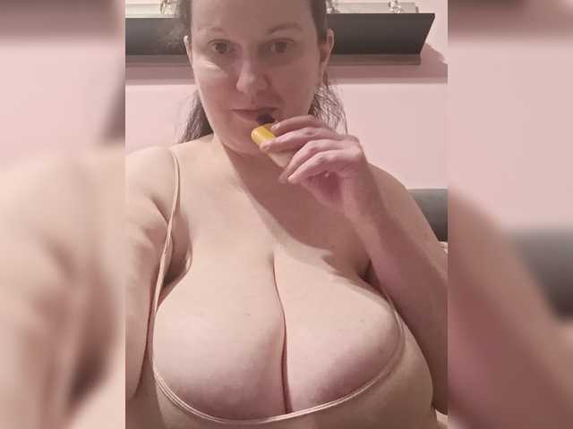 LadyAlma live cam on BongaCams