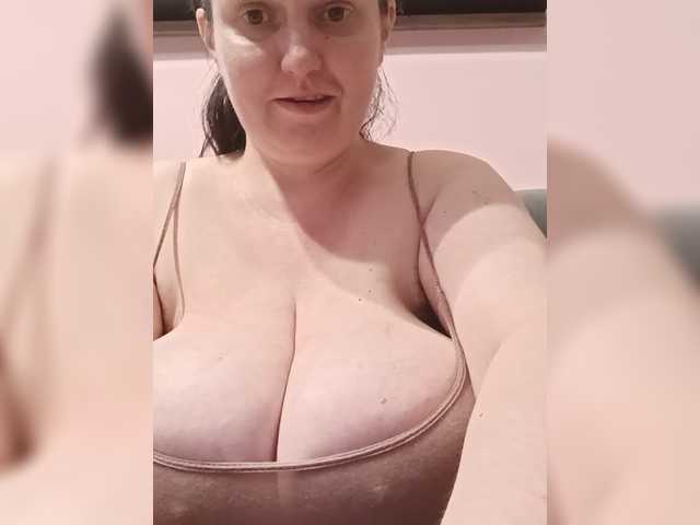 LadyAlma live webcam show