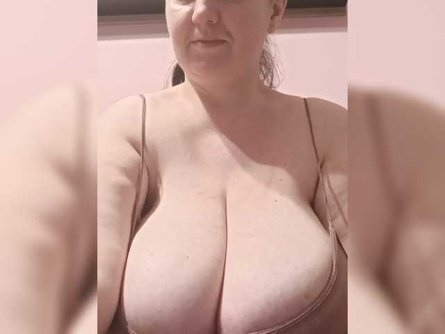 LadyAlma live cam on BongaCams