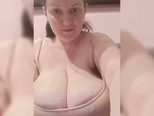 LadyAlma live cam on BongaCams