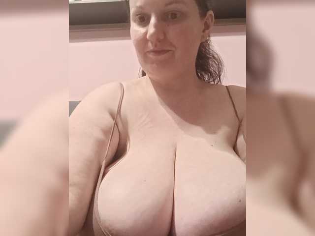 LadyAlma live cam on BongaCams