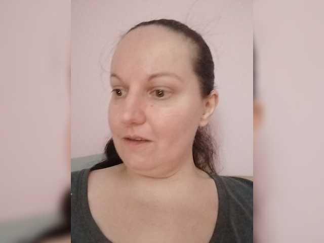 LadyAlma live cam preview