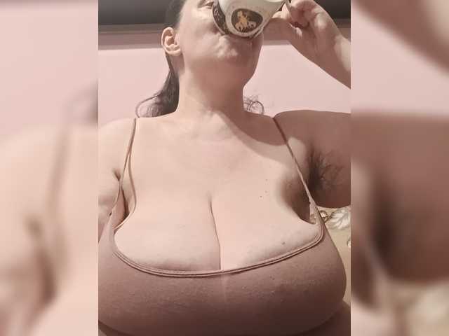 LadyAlma live cam on BongaCams