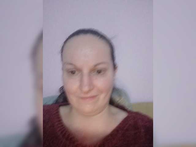 LadyAlma live cam preview