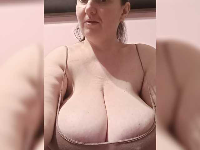 LadyAlma live cam on BongaCams