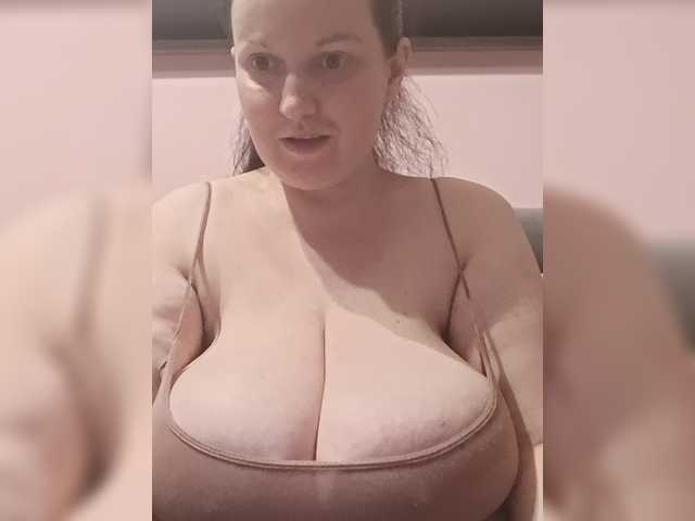 LadyAlma live cam on BongaCams