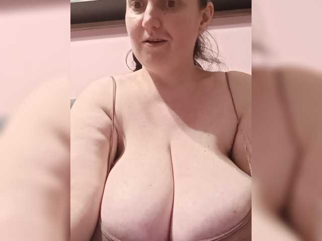 LadyAlma, en vivo ahora en BongaCams