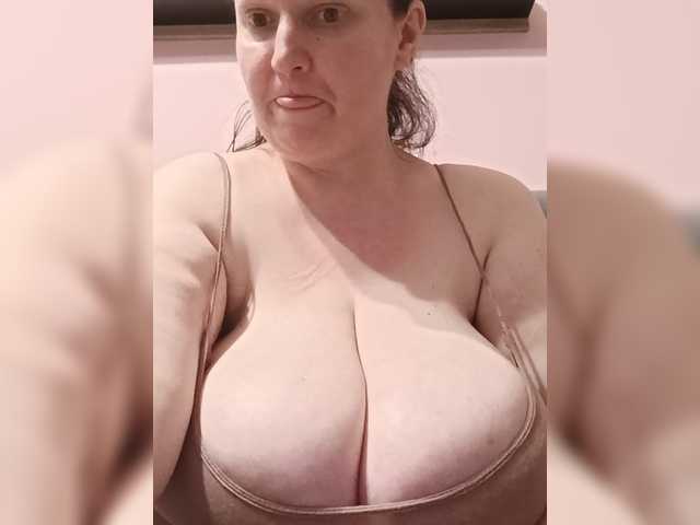 LadyAlma live cam on BongaCams