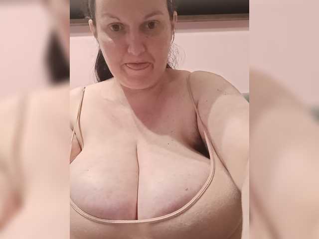 LadyAlma live webcam show