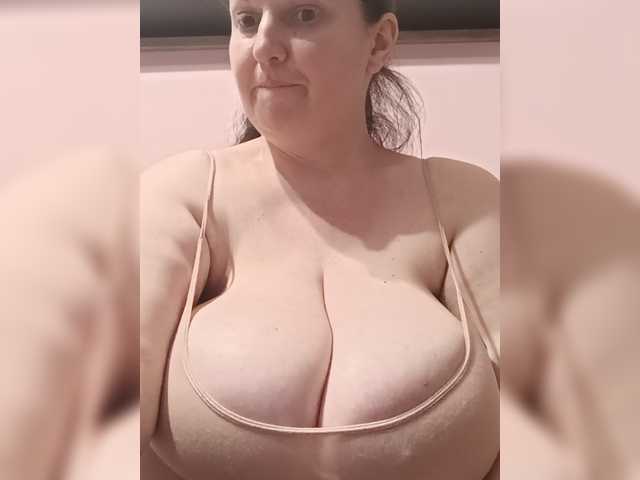 LadyAlma live webcam show