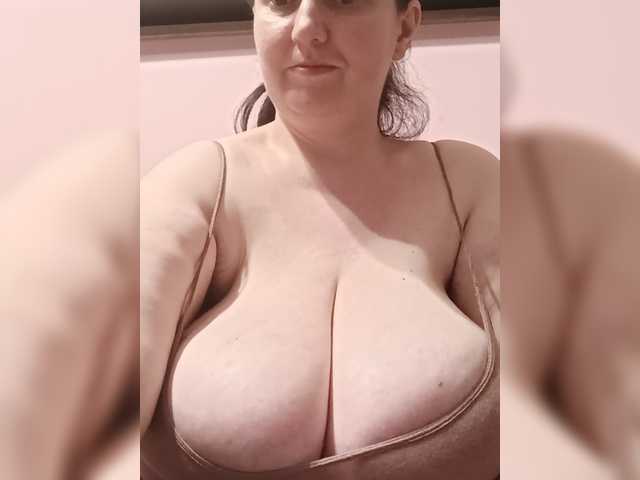 LadyAlma live cam on BongaCams