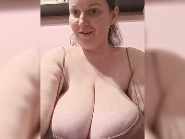 LadyAlma live cam on BongaCams