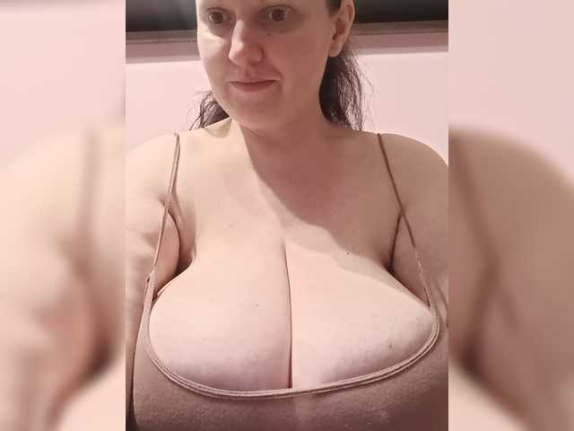 LadyAlma live cam on BongaCams