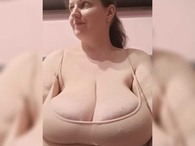 LadyAlma live cam on BongaCams
