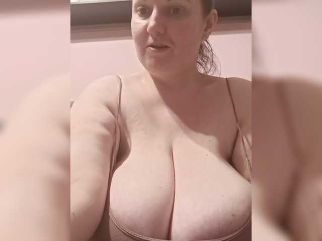 LadyAlma live cam on BongaCams