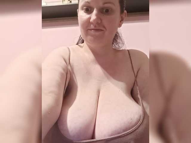 LadyAlma live cam preview